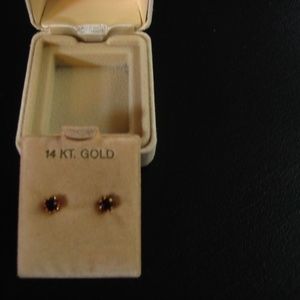 14 KT Yellow Gold 4 MM Garnet Earrings